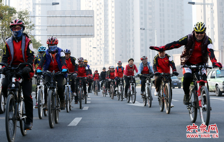 獻(xiàn)愛心、騎行天下，映象網(wǎng)騎行車友樂翻天