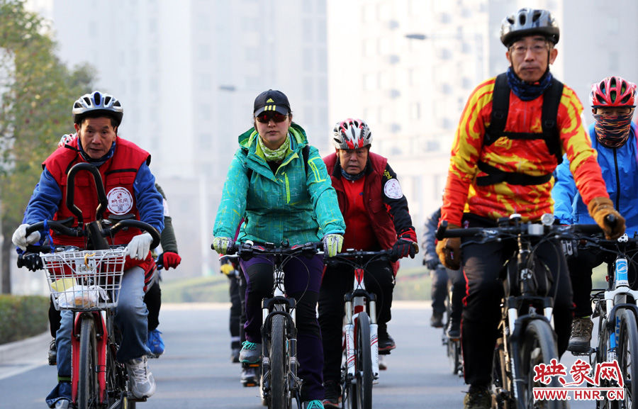 獻(xiàn)愛心、騎行天下，映象網(wǎng)騎行車友樂翻天