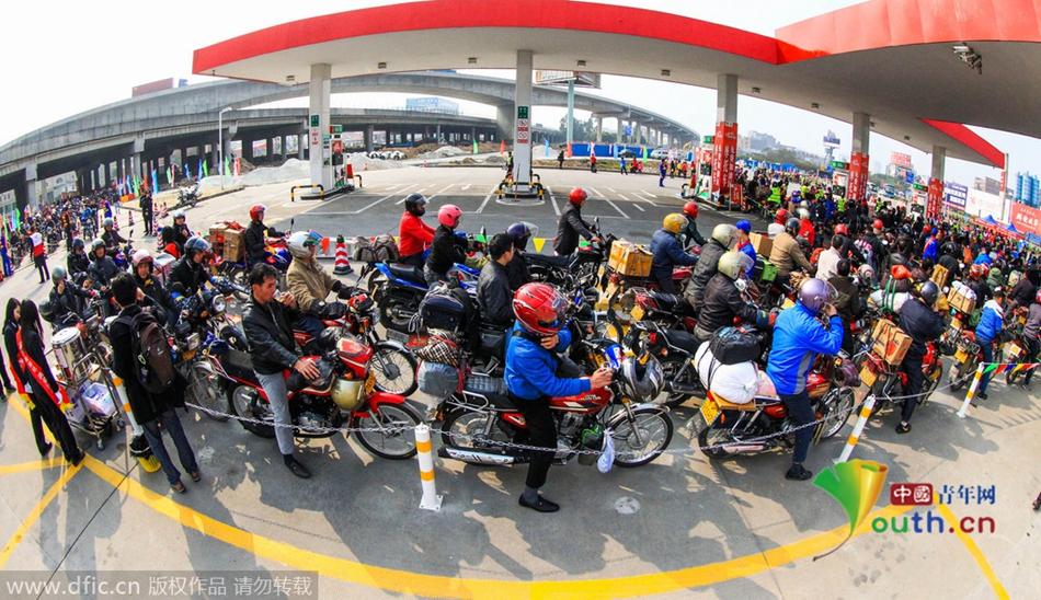 今年廣東、廣西兩省共193座中石化油站將為返鄉(xiāng)車主提供“6+X”免費(fèi)服務(wù)，并將為1萬(wàn)名“返鄉(xiāng)摩騎”免