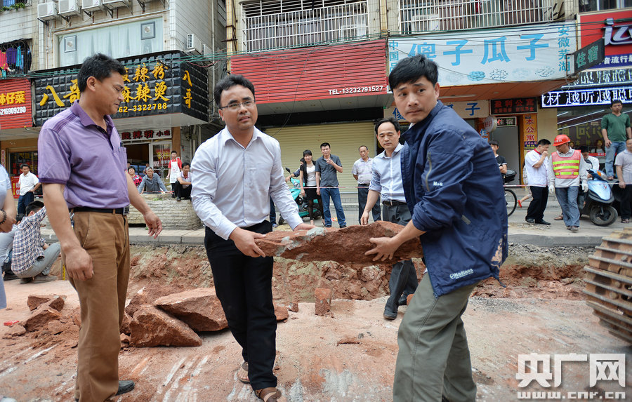 一旦發(fā)現(xiàn)恐龍蛋化石，及時上報，通知公安和文物部門進行保護。