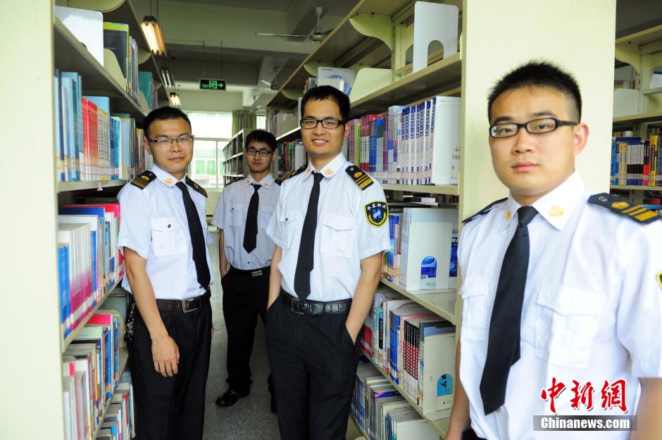 武漢高校“勵(lì)志保安團(tuán)” 集體考上研究生