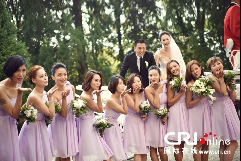 李小冉比利時(shí)辦婚禮 朱丹、鐘欣潼、應(yīng)采兒做伴娘