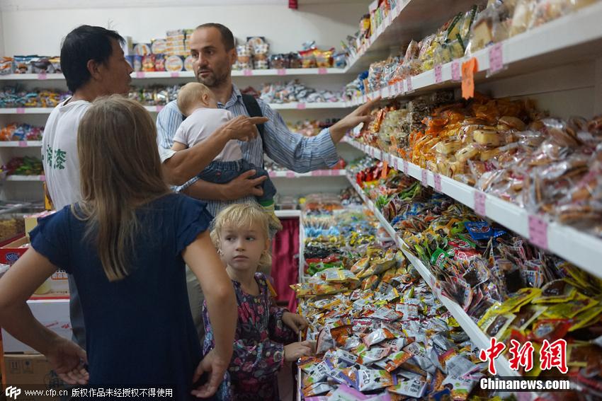 波蘭夫妻癡迷中國文化 帶著六個女兒來留學