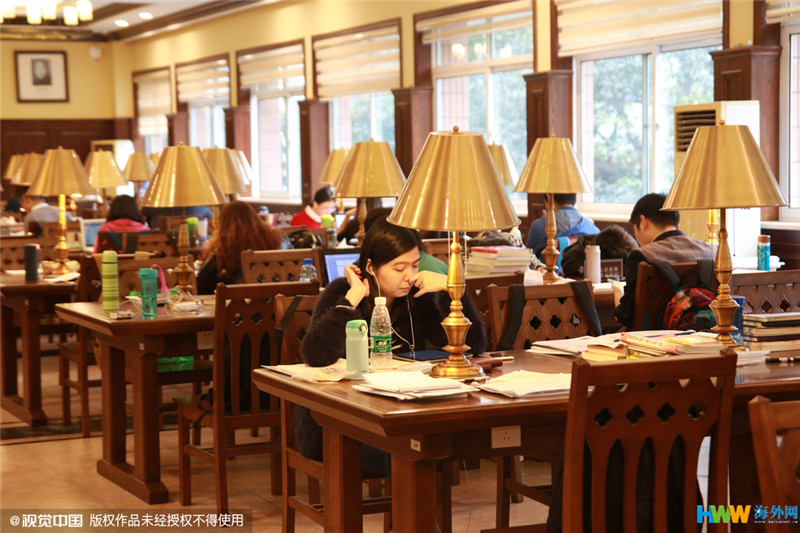 重慶大學(xué)改造翻新的“民國(guó)風(fēng)圖書館”走紅網(wǎng)絡(luò)，引得無數(shù)網(wǎng)友點(diǎn)贊