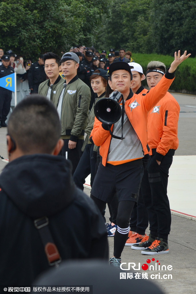 《奔跑吧兄弟》第三季劇組到南京錄制節(jié)目。