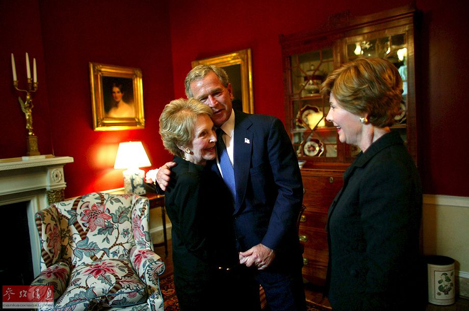 各國領(lǐng)導(dǎo)人退休后都干啥？小布什刷盤布朗教書