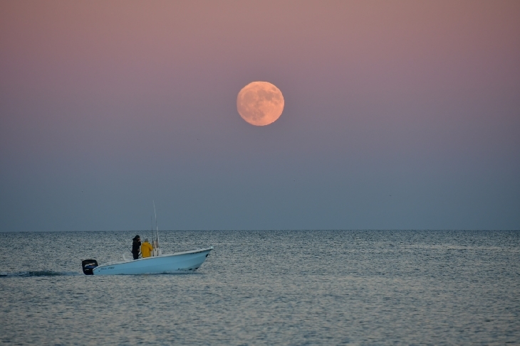 68年來(lái)最大！今晚夜空上演超級(jí)月亮