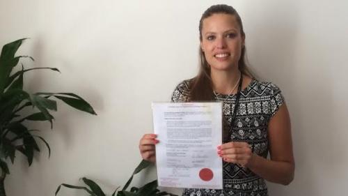 勞拉·E·S·馬修斯的護(hù)照簽名欄用的是L.Skywalker（L.天行者）。