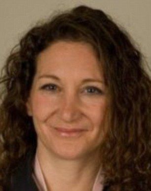 世衛(wèi)組織流感專家芒福德博士指出，H5N8病毒有可能會傳染給人。