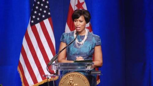 穆麗爾·鮑澤成為了華盛頓歷史上第一位非裔女市長。