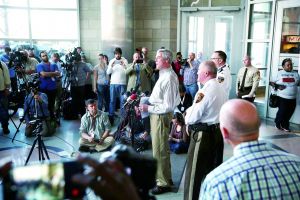 　圣路易斯縣檢方15日宣布，當(dāng)?shù)鼐揭炎カ@12日在弗格森市槍擊兩名執(zhí)勤警察的犯罪嫌疑人威廉斯。