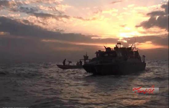 圖為被伊朗俘獲美軍艦艇。
