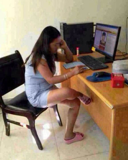 陜西一派出所戶(hù)協(xié)員穿拖鞋上班態(tài)度蠻橫被辭退