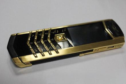 Vertu手機(jī)，資料圖