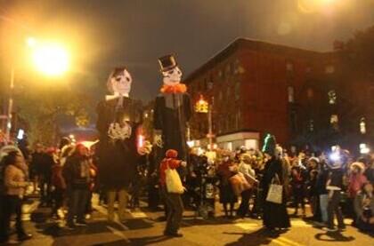 年底將近，派對(duì)集中，如何讓子女免受不良人士的侵犯，家長(zhǎng)需要警惕并提醒子女注意。（美國(guó)《世界日?qǐng)?bào)》/黃伊奕 攝）