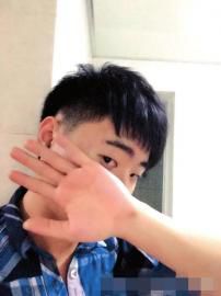 事發(fā)前，小曾發(fā)出一張剛剛剪完短發(fā)的照片。