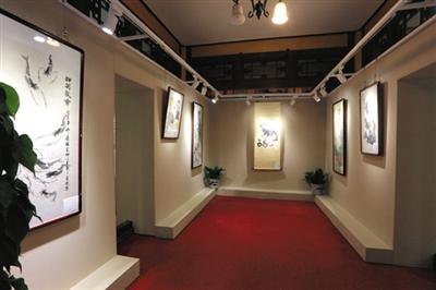 去年6月，益壽堂舉辦了“紀(jì)念頤和園對公眾開放一百周年書畫展”。