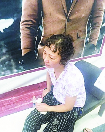 遇難女子家屬很悲傷。