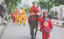 我的意中人騎著大馬，八抬大轎來(lái)娶我