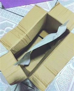 拼多多團購面膜，結果送來一個空盒、一張紙條。