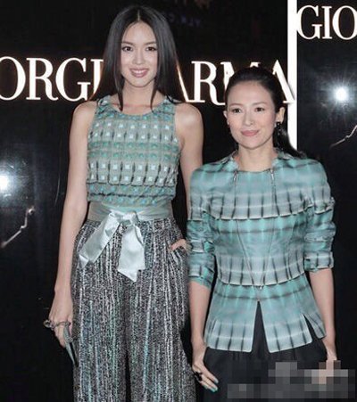 就算氣場(chǎng)絕對(duì)強(qiáng)大的貝嫂，跟張梓琳合影幾乎可以讓人忽視