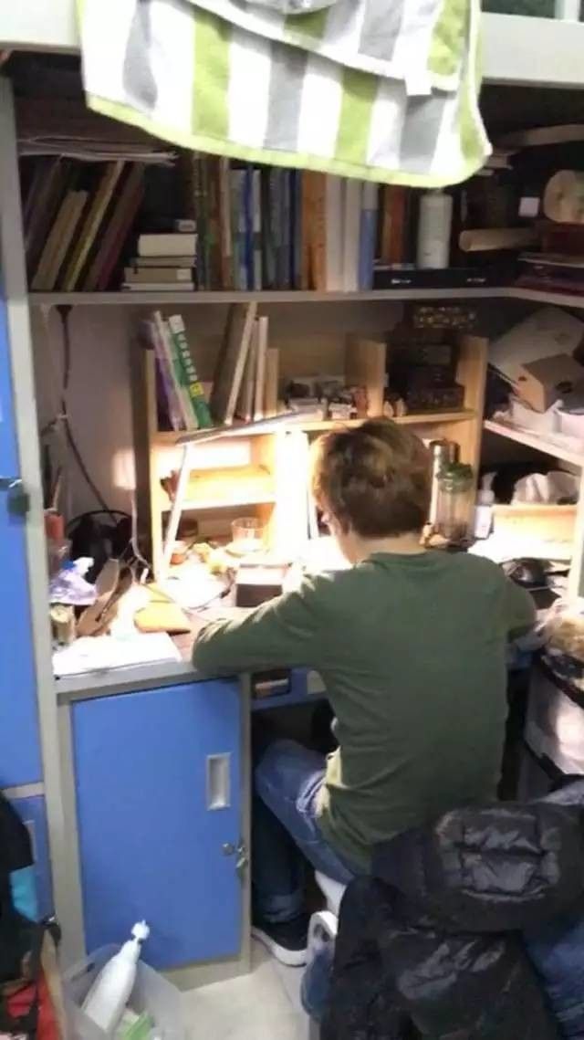 這個(gè)學(xué)校的男生宿舍火了！女同學(xué)都喊著要嫁