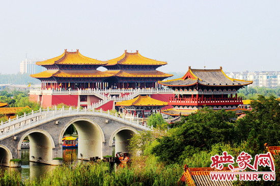 美不勝收 爬山、游園、賞奇觀（組圖）