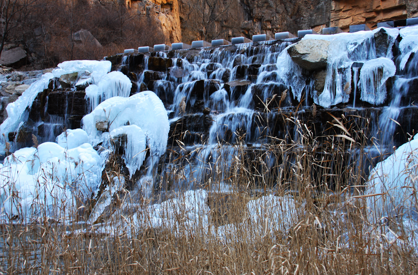 冬天來(lái)通天峽看冰掛吧!景區(qū)門票半價(jià)優(yōu)惠哦。