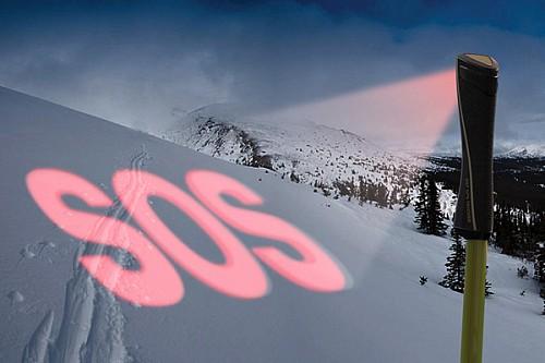 冬季來(lái)臨迎來(lái)滑雪熱潮 游客滑雪要量力而行