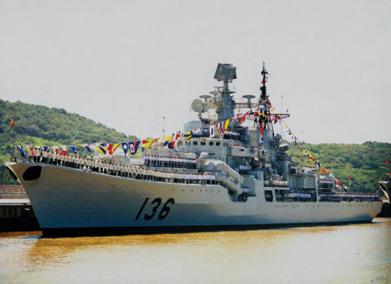 資料圖：東海艦隊(duì)的杭州號(hào)驅(qū)逐艦。