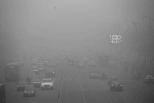 昨日河南30余市大霧預警 鄭州經(jīng)開區(qū)再飄雪