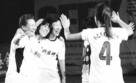 此次運(yùn)之杰足球俱樂部的參賽隊(duì)員，大多是由女足退役球員組成