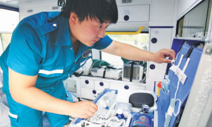 每個比賽，醫(yī)護(hù)人員都會提前出現(xiàn)