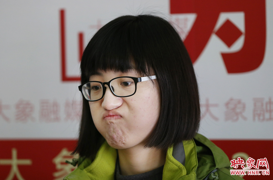 偶爾來個這樣的表情，算是放松緊張的心情吧！