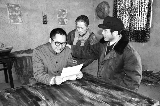 《焦裕祿》拍攝現(xiàn)場，演員穿著冬裝拍戲