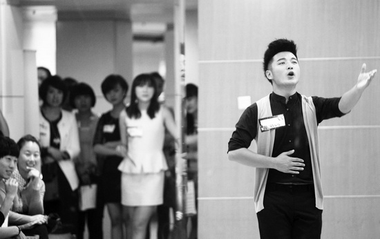 面試處，選手進(jìn)行才藝展示