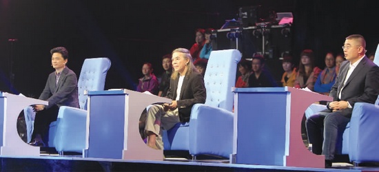 節(jié)目中，崔永元、蔡志忠、錢文忠 由左至右 三為成語(yǔ)先生妙語(yǔ)不斷