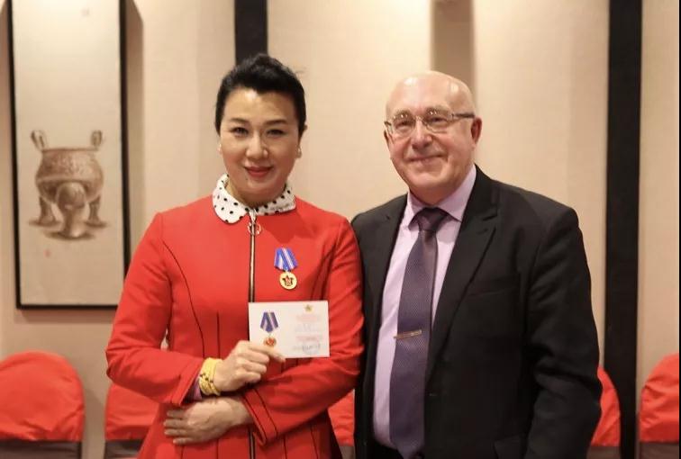 演出代表團(tuán)團(tuán)長(zhǎng)、河南豫劇院黨委書記 汪荃珍