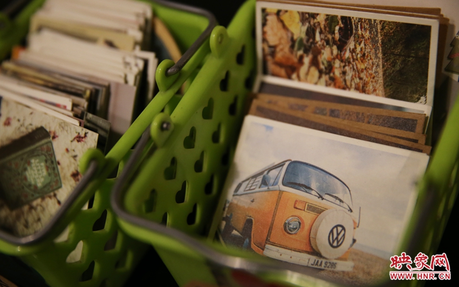 書(shū)店內(nèi)出售的書(shū)簽。