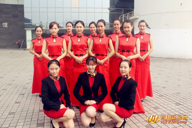 四川高校禮儀隊哪家強(qiáng) 實拍四川高校禮儀隊