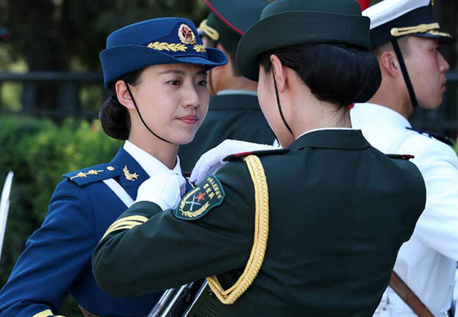 女儀仗兵,這才是2014年真正的女神！