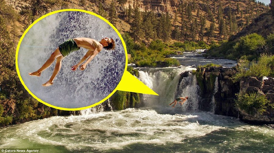 冒險(xiǎn)家瀑布上空挑戰(zhàn)鋼絲上睡覺