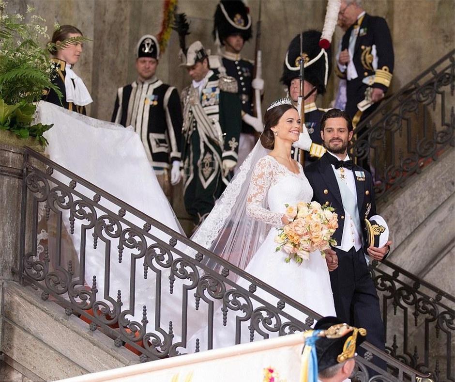 現(xiàn)實(shí)版“灰姑娘”！瑞典王子迎娶比基尼女模