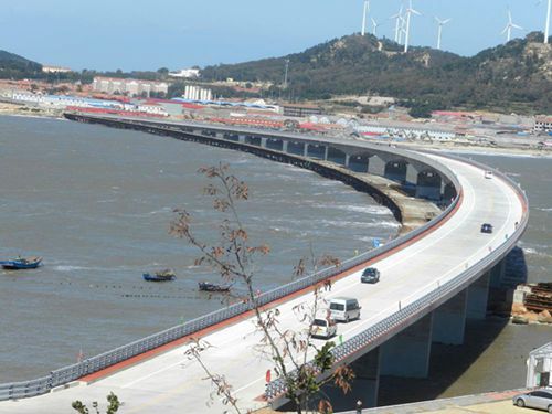 山東首座海島跨海大橋建成通車。（資料圖）