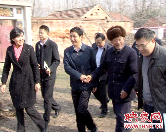 金冬江、李萬(wàn)順、吳文立一行赴正陽(yáng)縣慰問